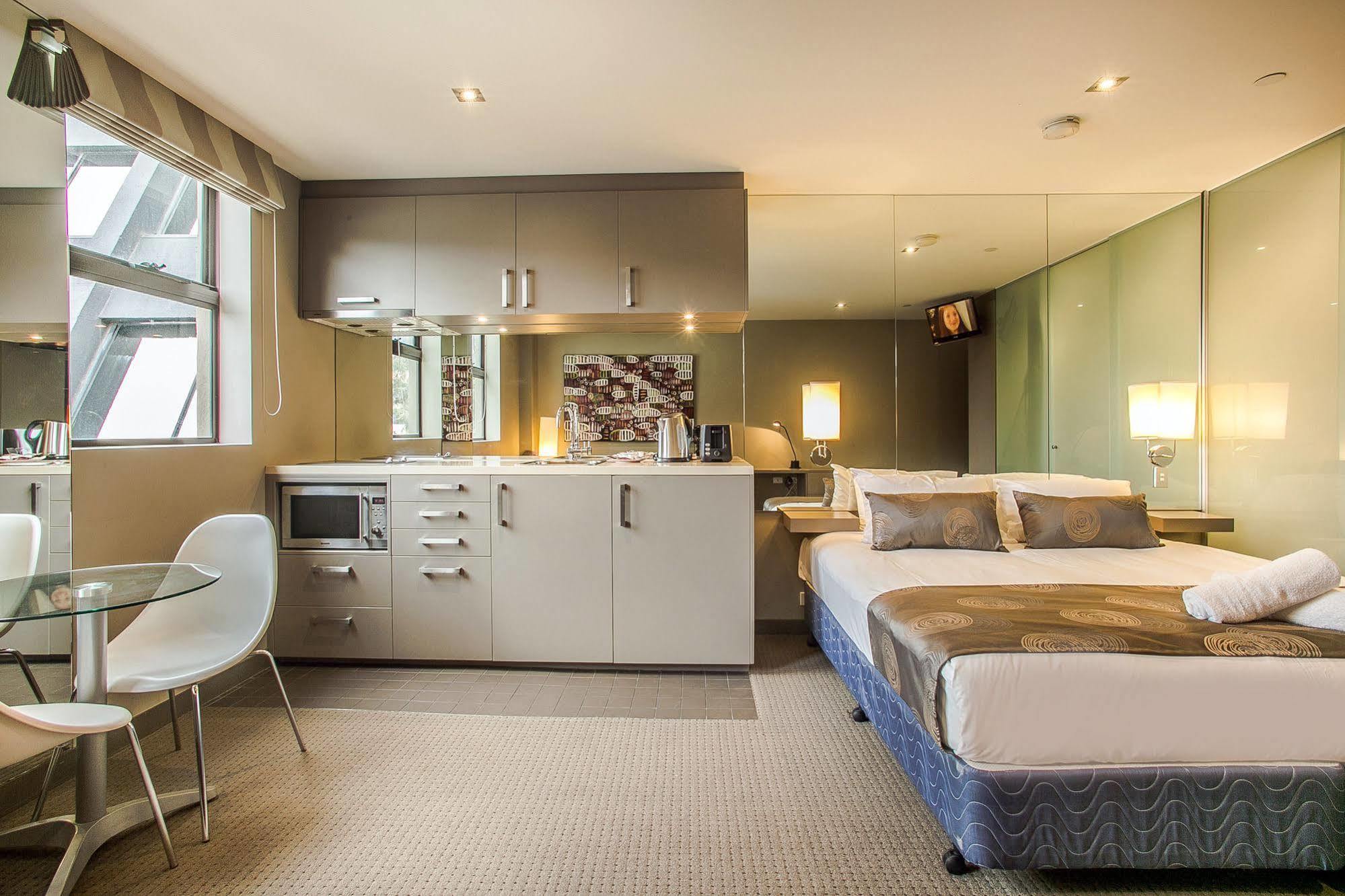 คอมฟี คิว อพาร์ตเมนต์ Aparthotel เมลเบิร์น ภายนอก รูปภาพ